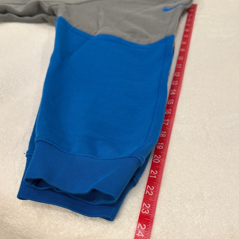 NFL Nike sweatshirt with Blue Detroit Lion Logo - Picture 15 of 16
